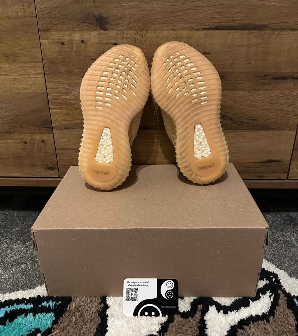 Yeezy 350 V2 “linen” U.K. 4