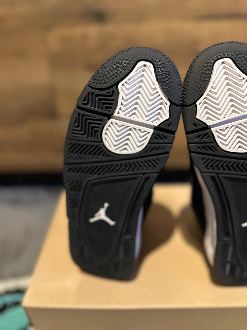 Nike Air Jordan 4 “White Thunder” U.K. 4.5GS