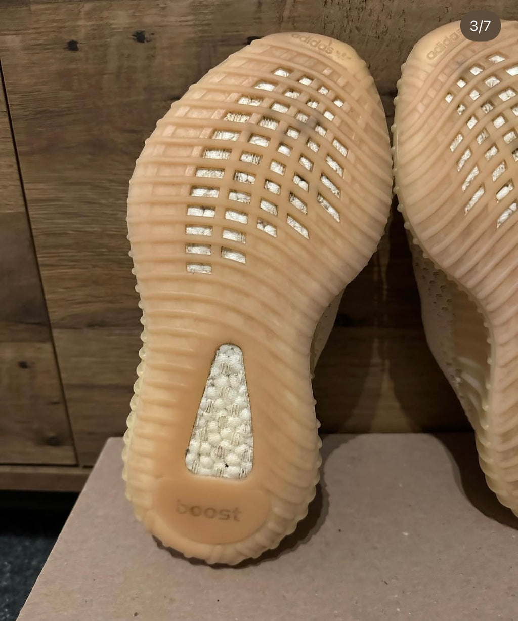Yeezy 350 V2 “linen” U.K. 4
