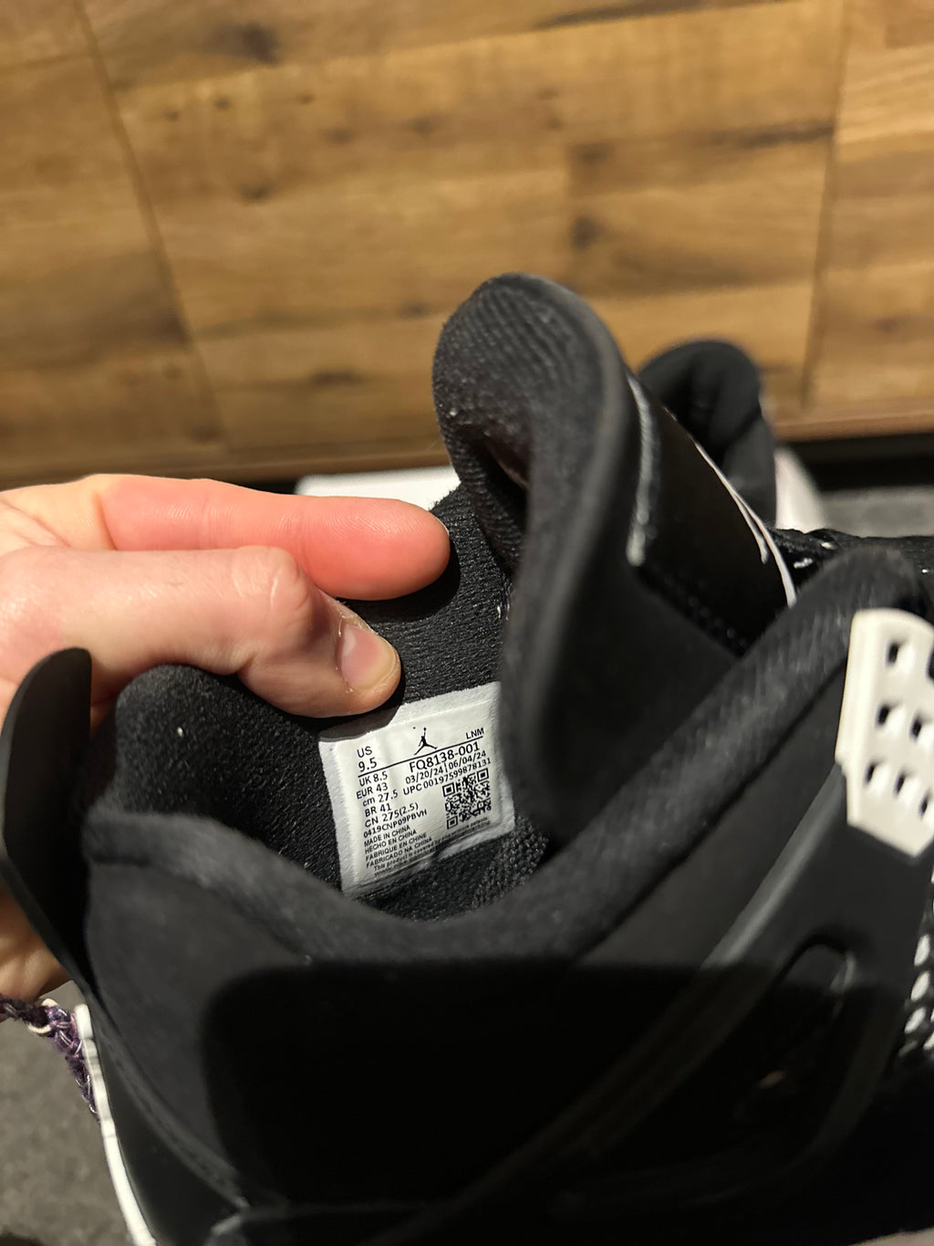 Nike Air Jordan 4 “White Thunder ” U.K. 8.5