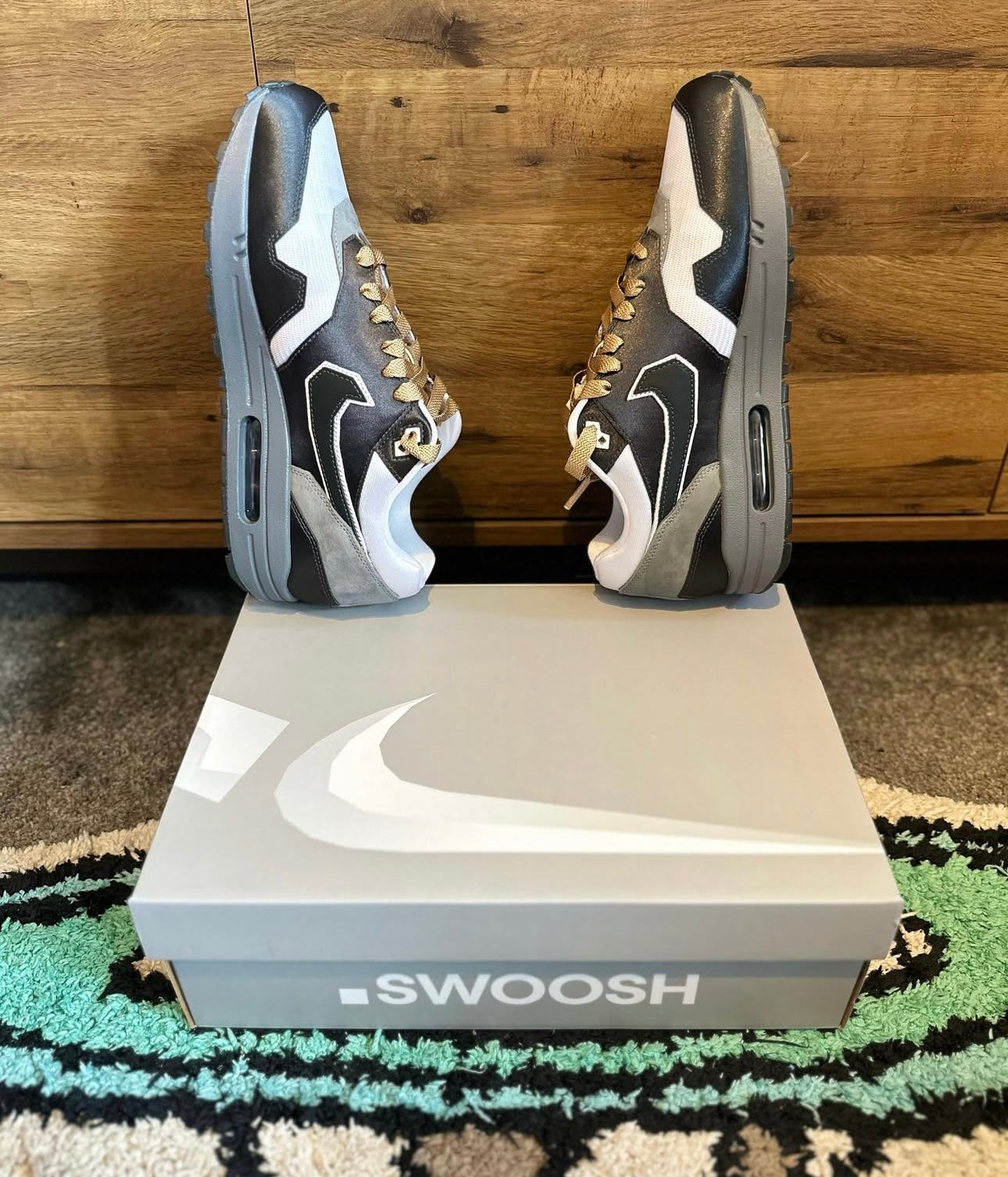Nike air max 1 “SWOOSH Low Poly Big Head Mode ”U.K. 9