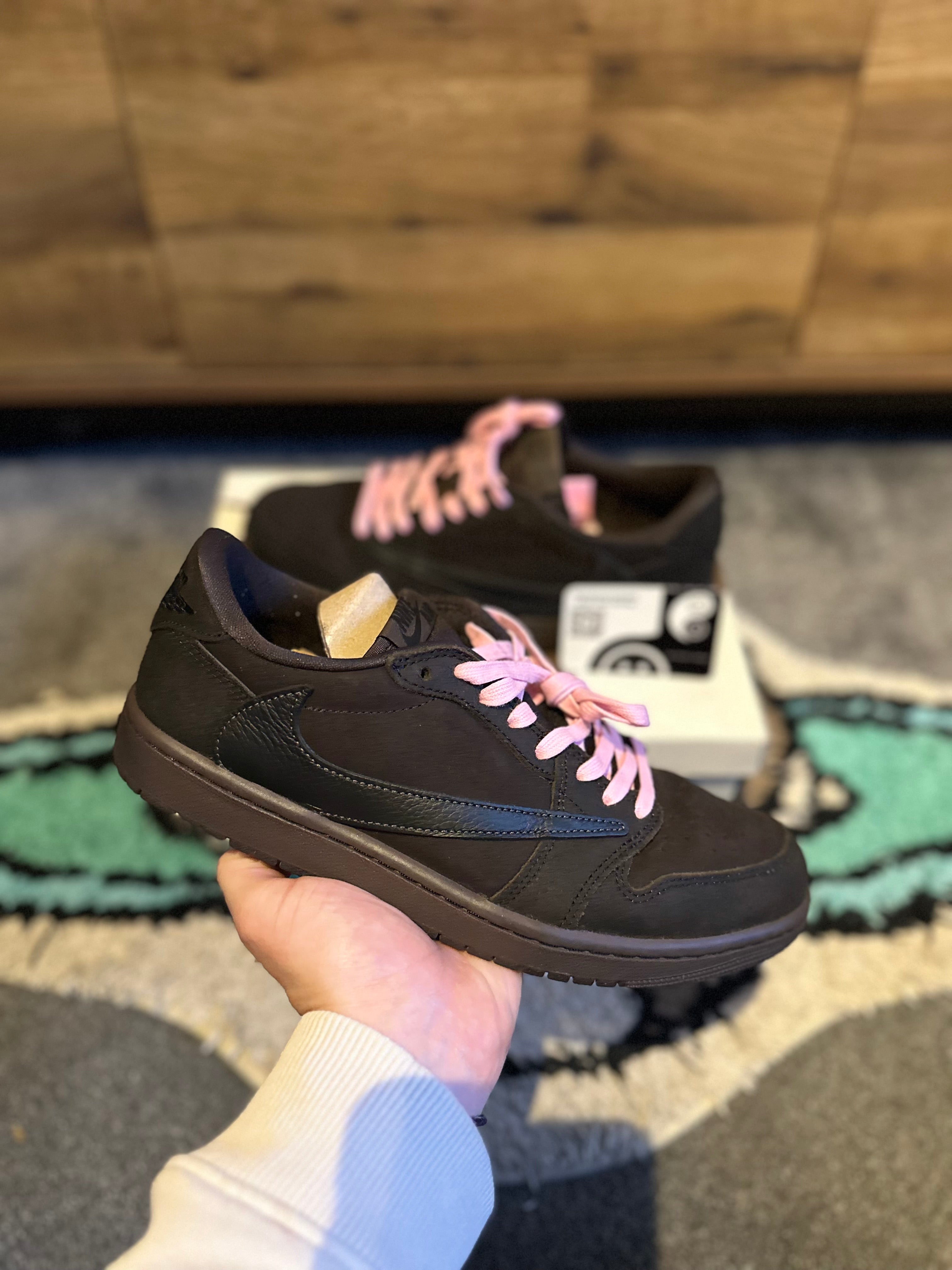 Nike Air Jordan 1 Travis Scott “Velvet Brown” U.K. 8