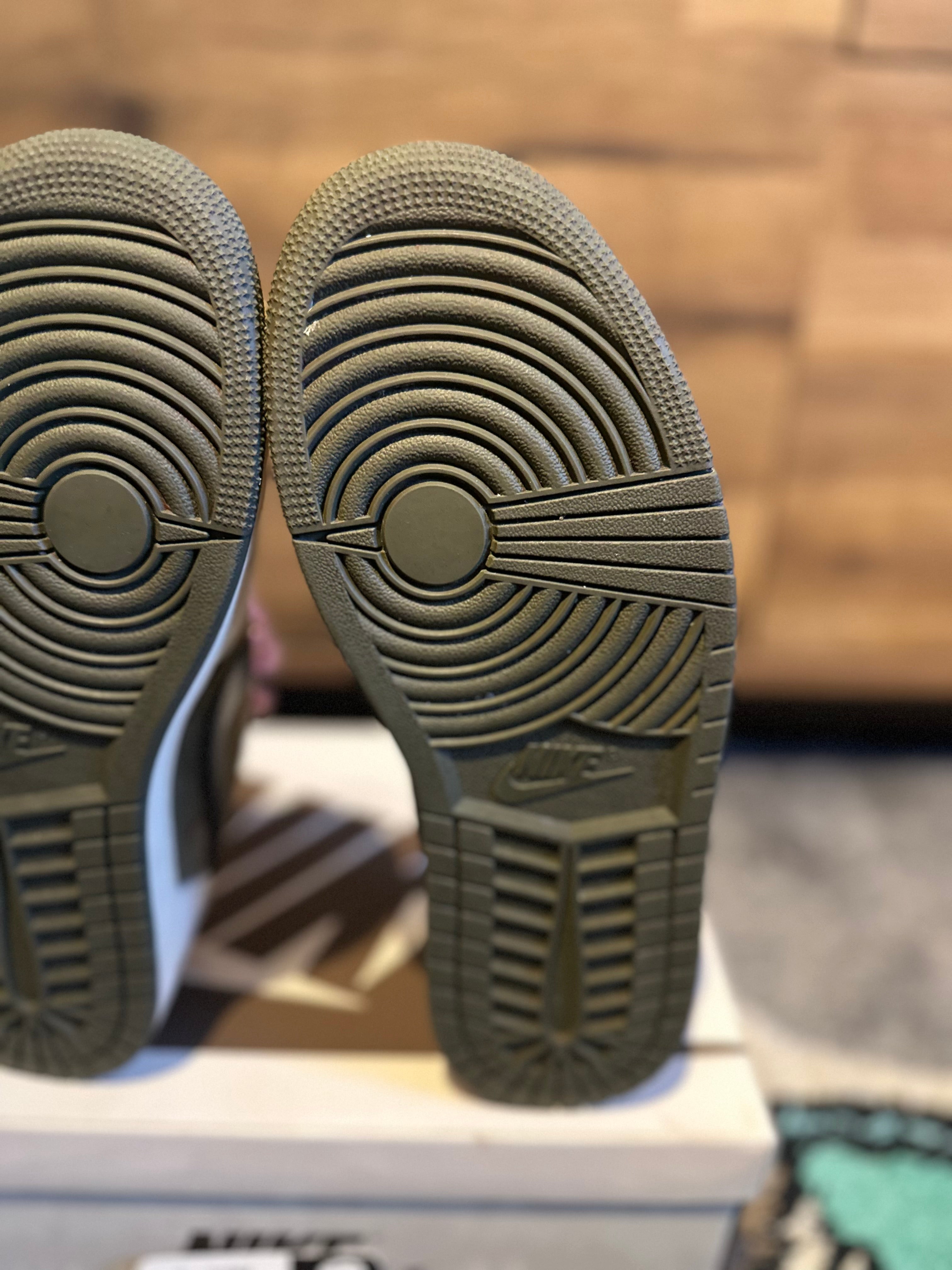 Nike Air Jordan 1 Travis Scott “Medium Olive” U.K. 7.5