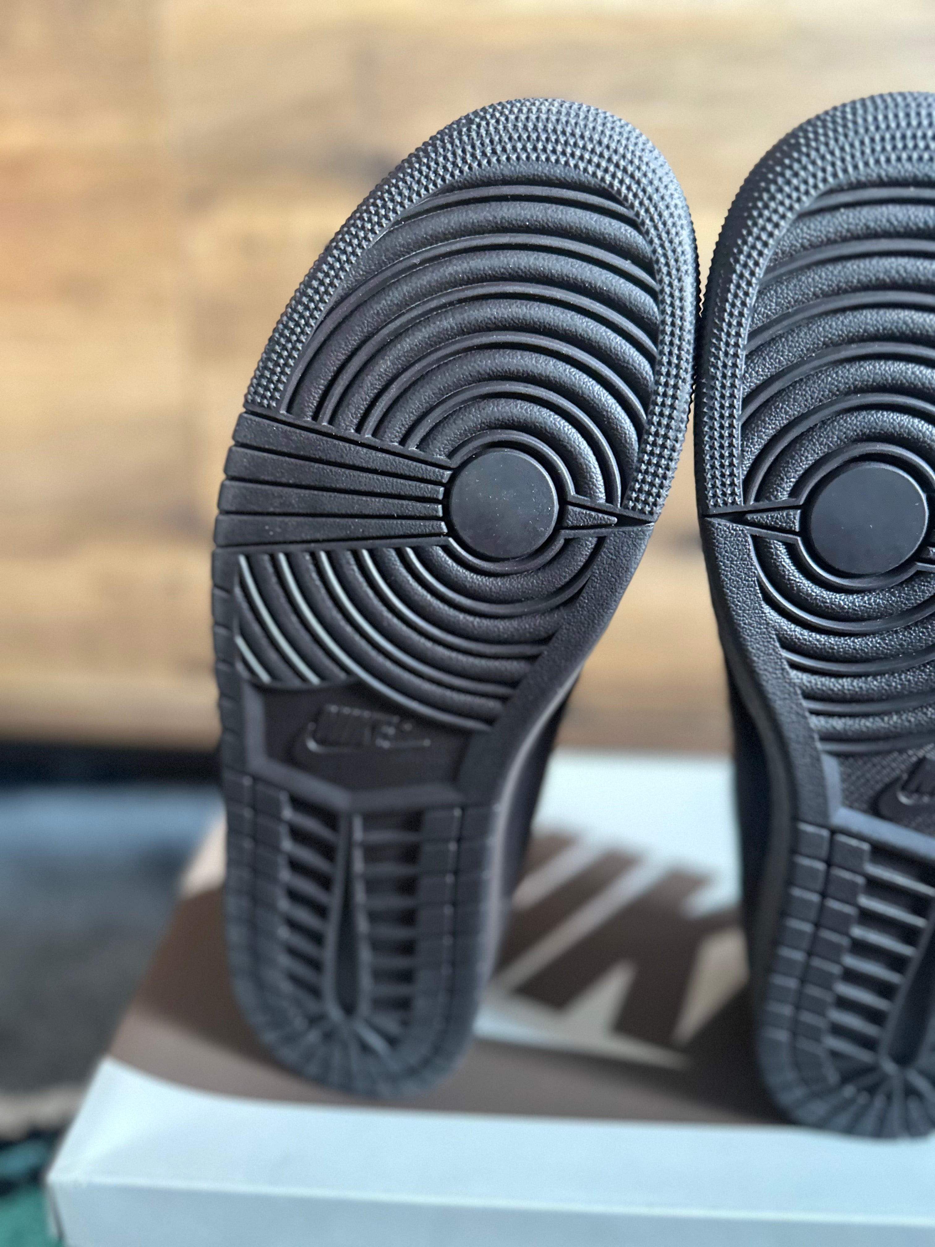 Nike Air Jordan 1 Travis Scott “Velvet brown ” U.K.9