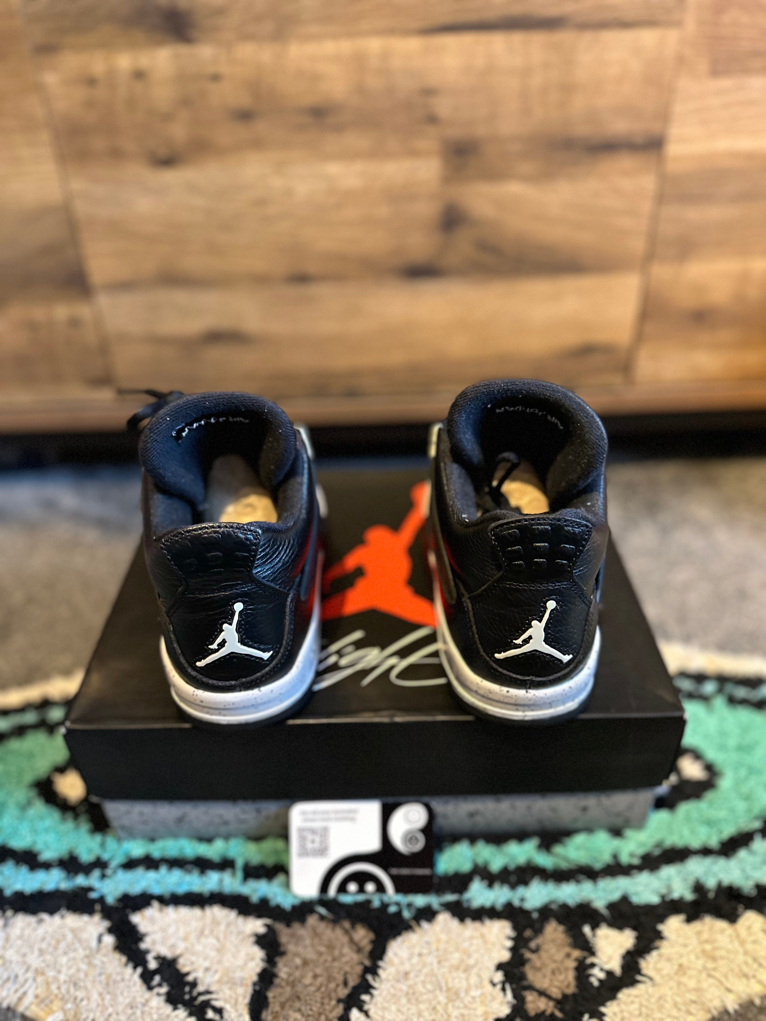 Nike Air Jordan 4 “Oreo 2016 ” U.K. 7