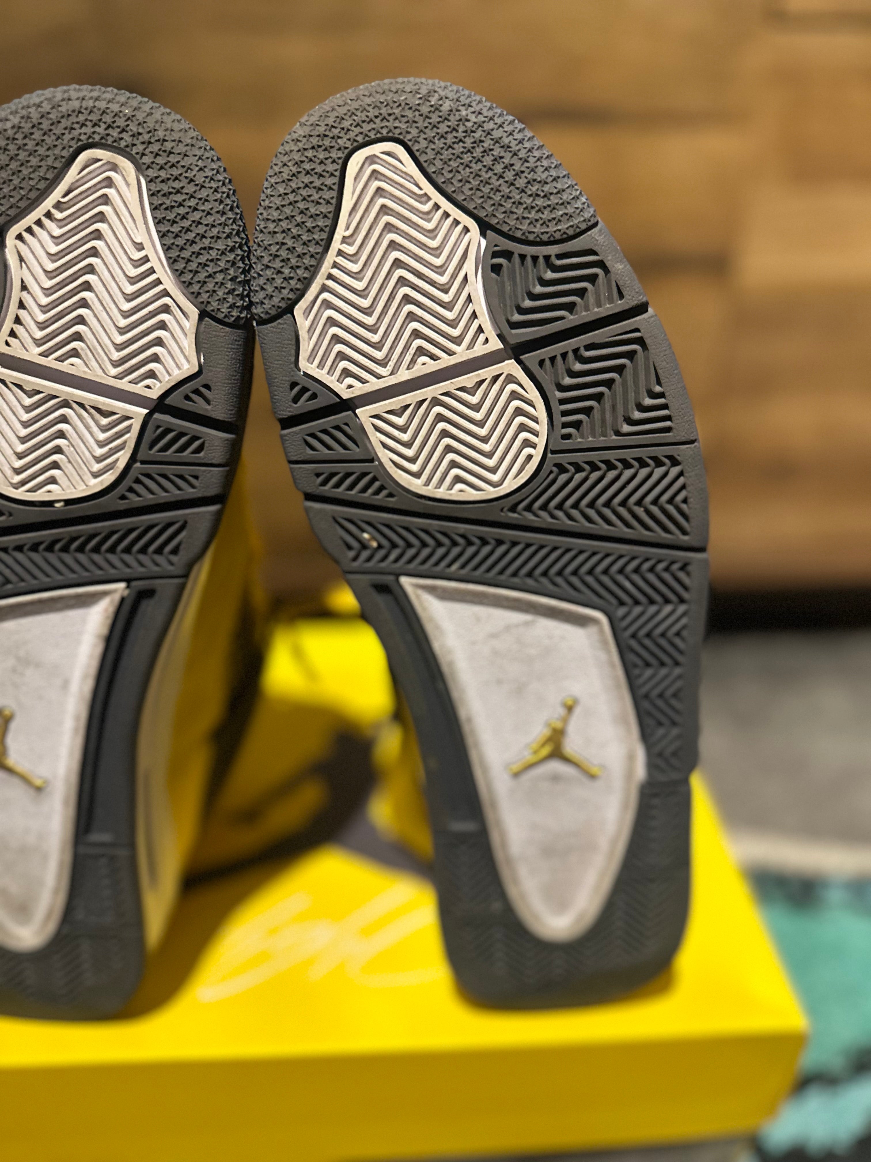 Nike Air Jordan 4 “Thunders” U.K. 9.5