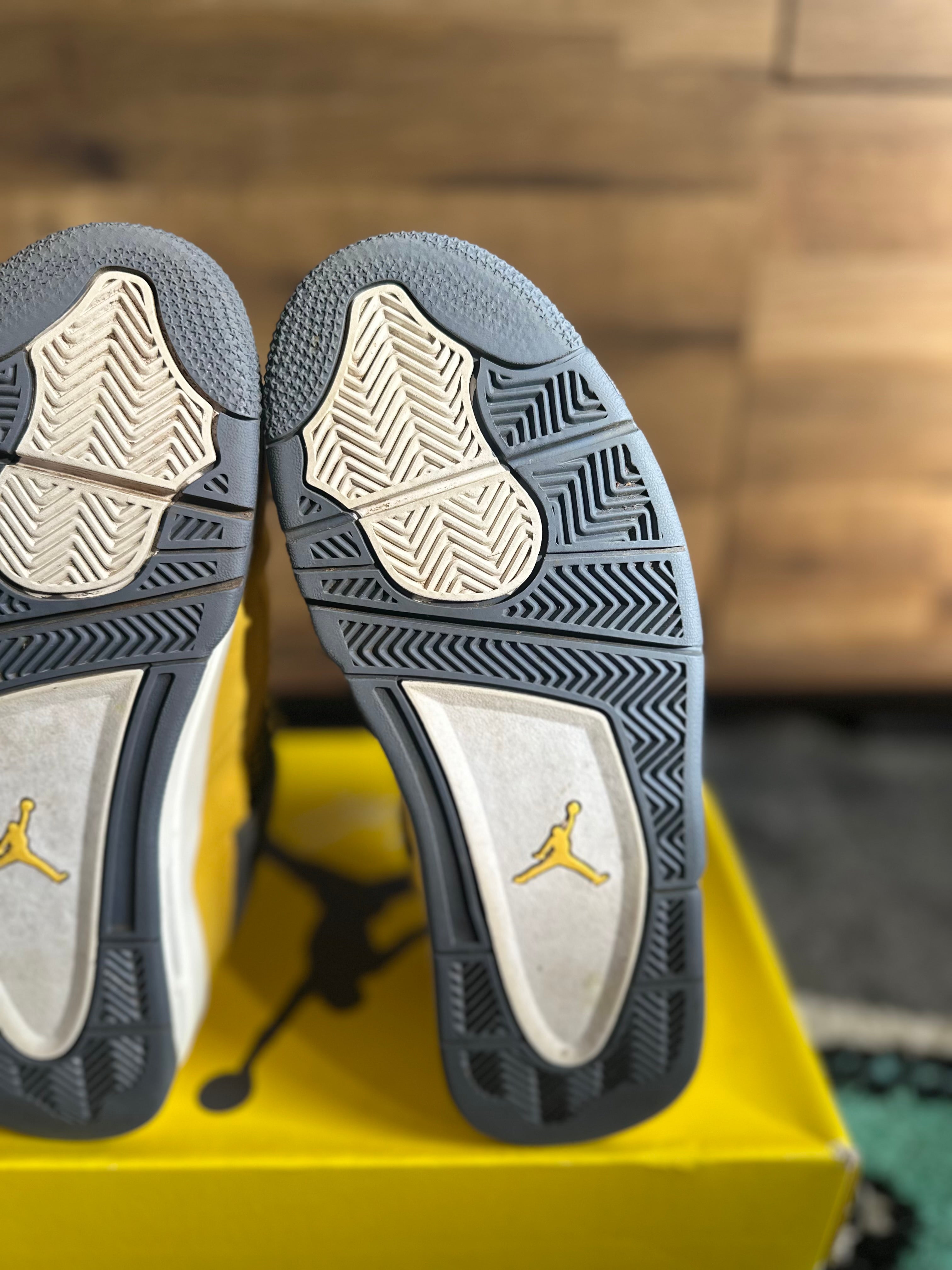 Nike Air Jordan 4 “Lightning” U.K. 7.5
