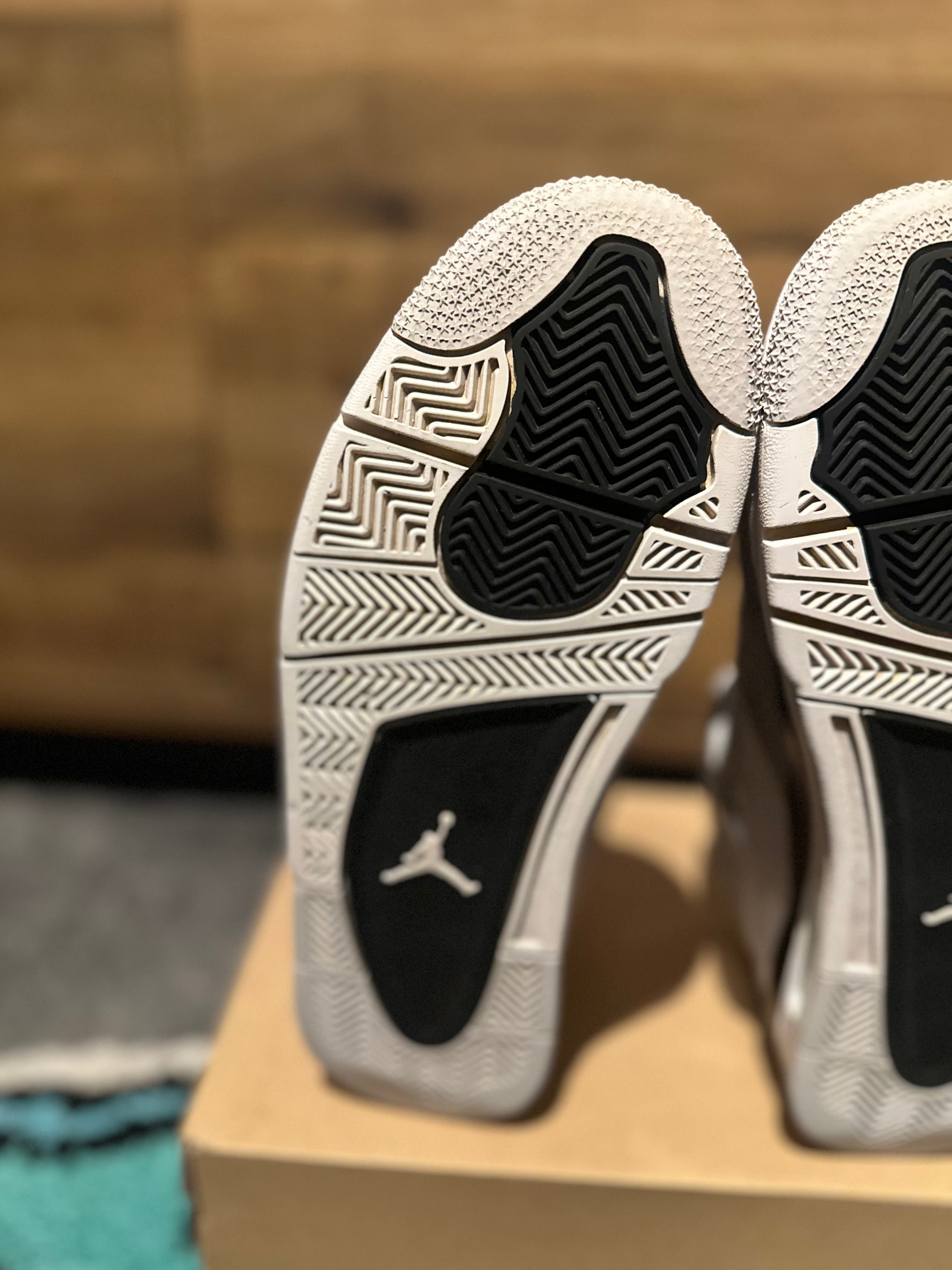 Nike Air Jordan 4 “Military Blacks” U.K. 9