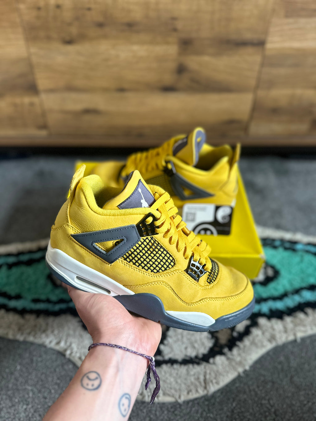 Nike Air Jordan 4 “Lightning” U.K. 7.5