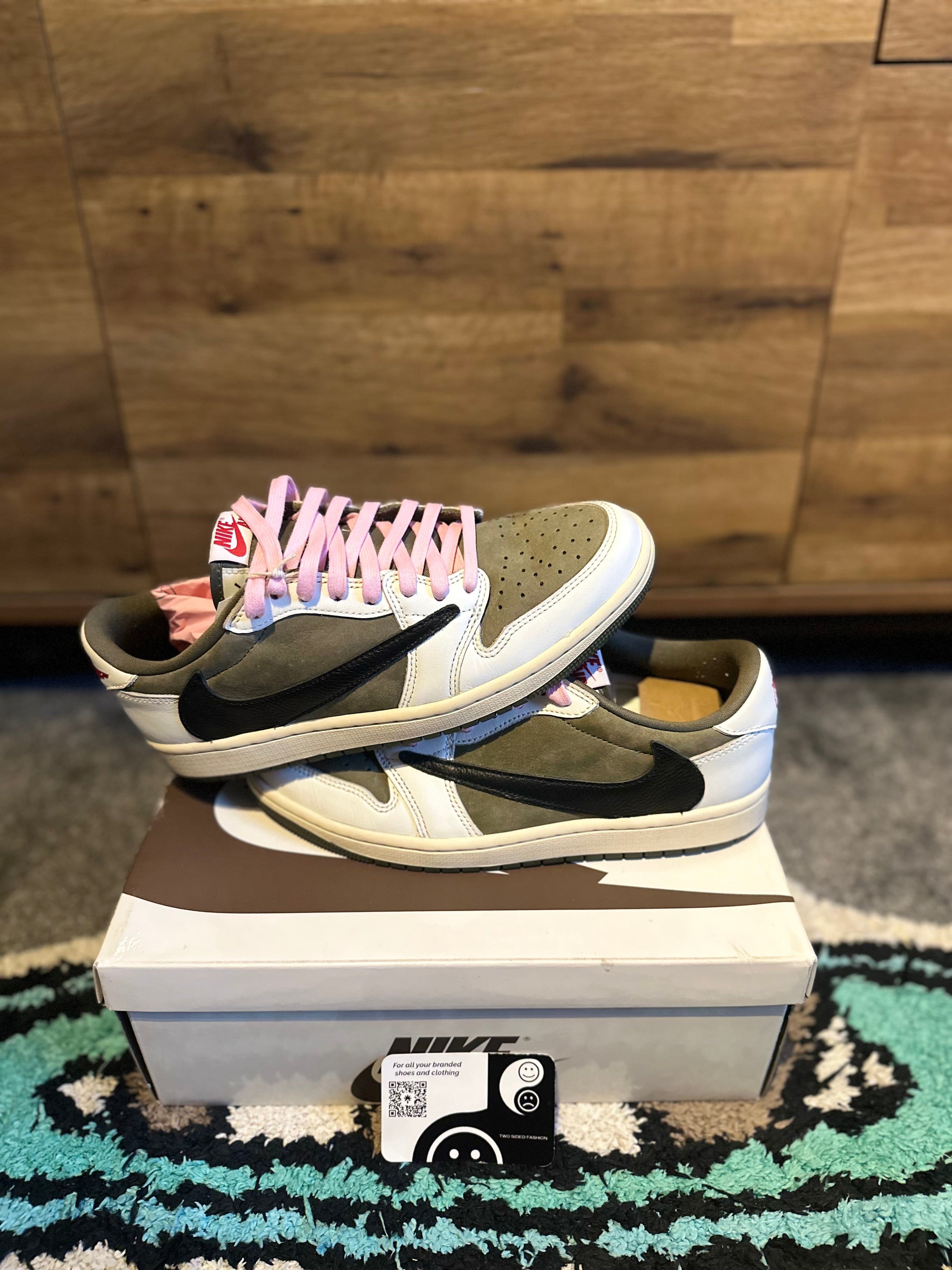 Nike Air Jordan 1 Travis Scott “Medium Olive” U.K. 7.5