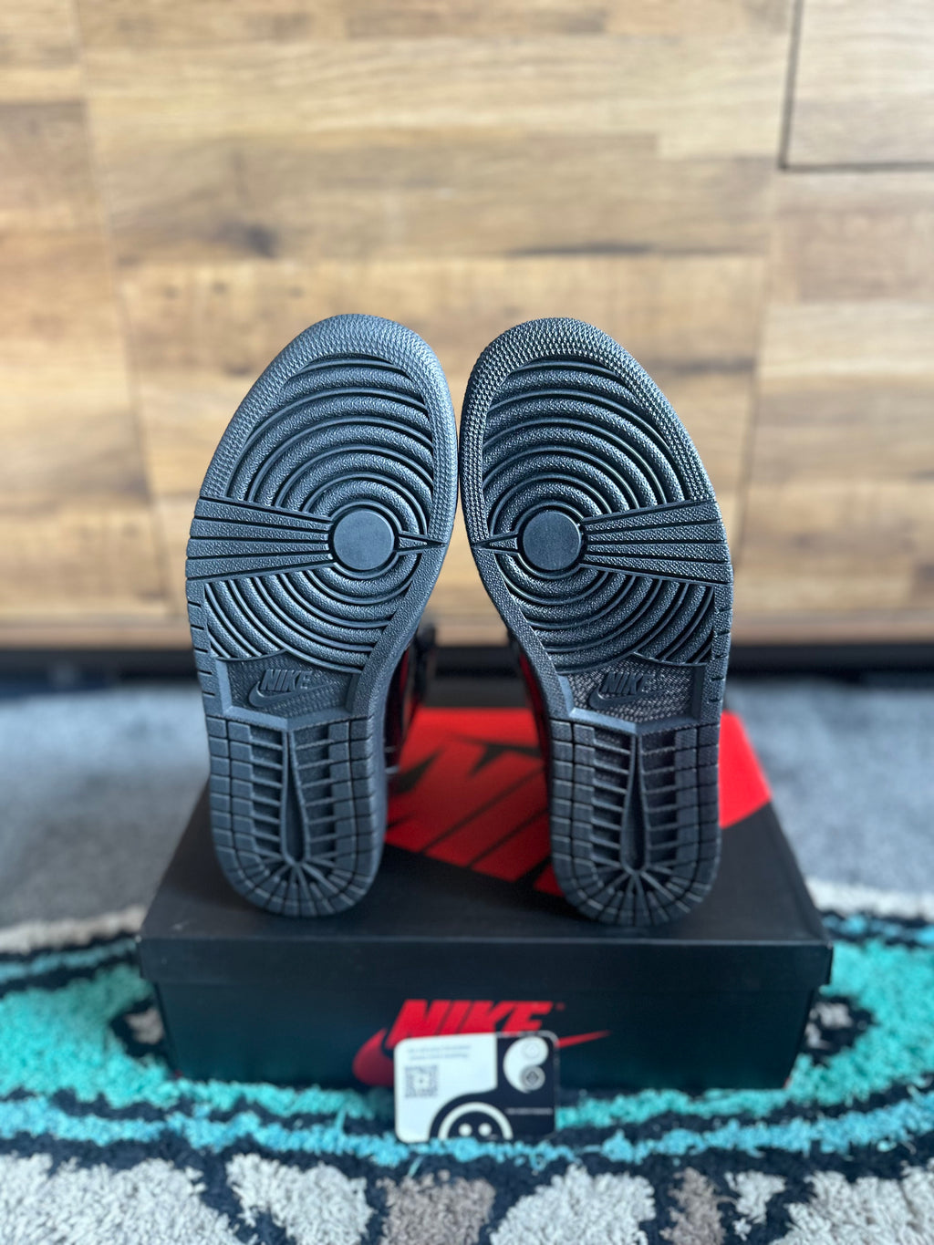 Jordan 1 Retro High “Black Metallic Gold” U.K. 9